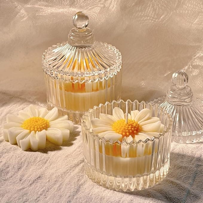 Daisy Flower Scented Candle — image 1